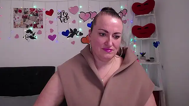 DianaMGG online show from 03/02/25, 12:22