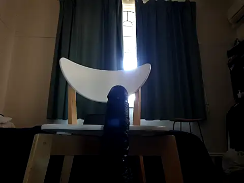 Snapshot of MystiqueRider chatting on 11/19/25, 06:35 MystiqueRider online show from 11/19/25, 06:35