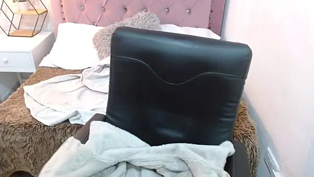 camilah tk online show from 09/30/25, 07:30