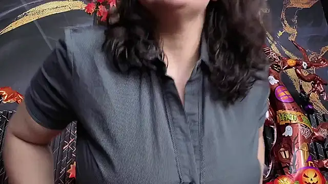 AmandaKovich online show from 10/28/25, 07:27