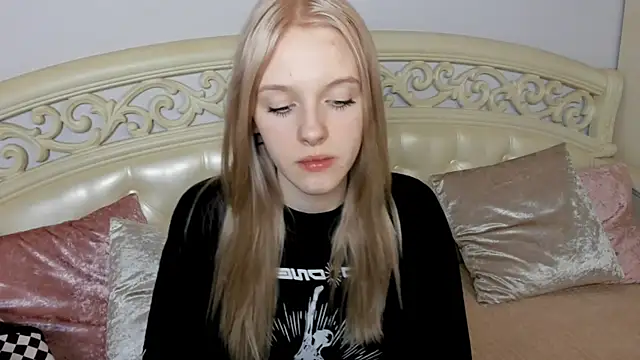 EdlaHewell online show from 02/14/25, 11:42