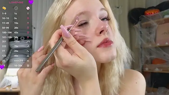 EdlaHewell online show from 11/06/25, 11:22