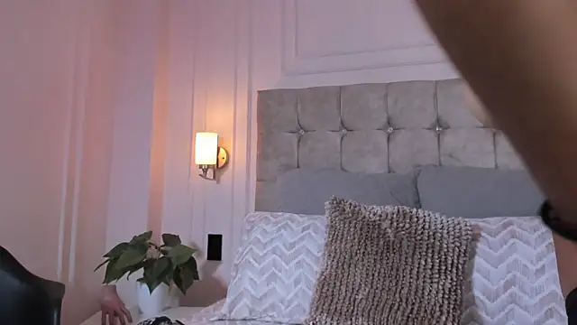 JasmineRoss 1 online show from 10/30/25, 07:03