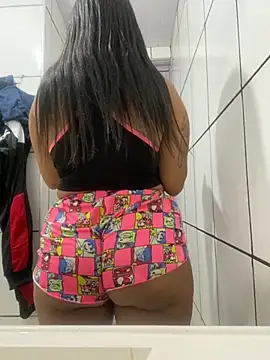 Snapshot of gatinha_18 chatting on 10/31/25, 10:16 gatinha 18 online show from 10/31/25, 10:16