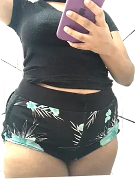 Snapshot of gatinha_18 chatting on 11/04/25, 01:21 gatinha 18 online show from 11/04/25, 01:21