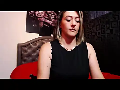 Snapshot of angellyhorny chatting on 03/10/25, 04:57 angellyhorny online show from 03/10/25, 04:57