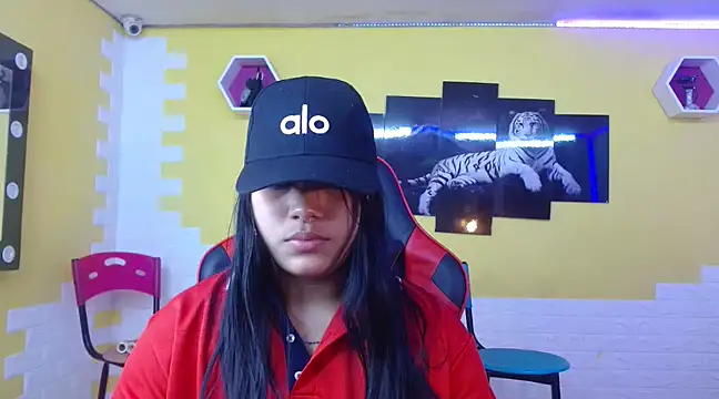 melany rouse18 online show from 02/21/25, 01:55