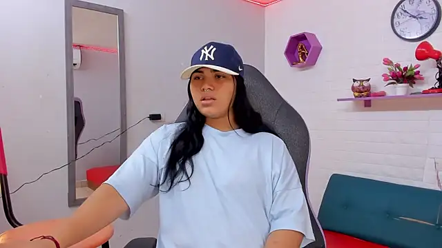 melany rouse18 online show from 09/30/25, 01:54