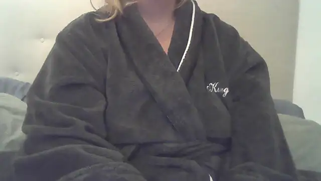 sizha6 online show from 10/15/25, 04:45