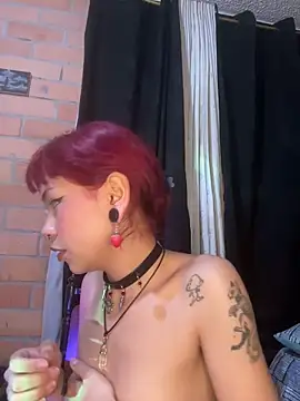 Snapshot of lily_sex-- chatting on 09/16/25, 10:05 lily sex-- online show from 09/16/25, 10:05