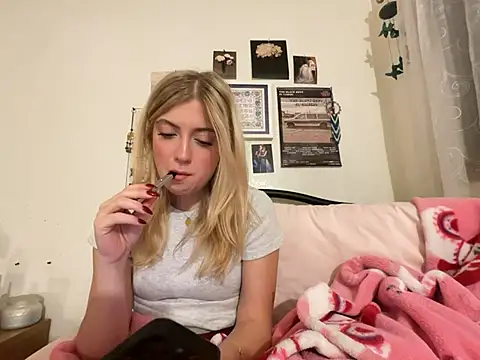 sinfulblonde1 online show from 02/26/25, 01:32