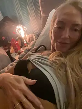 Snapshot of Fiery_Blonde_LexiX chatting on 10/29/25, 11:17 Fiery Blonde LexiX online show from 10/29/25, 11:17