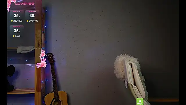 Snapshot of Foxy-Flame chatting on 03/05/25, 07:27 Foxy-Flame online show from 03/05/25, 07:27