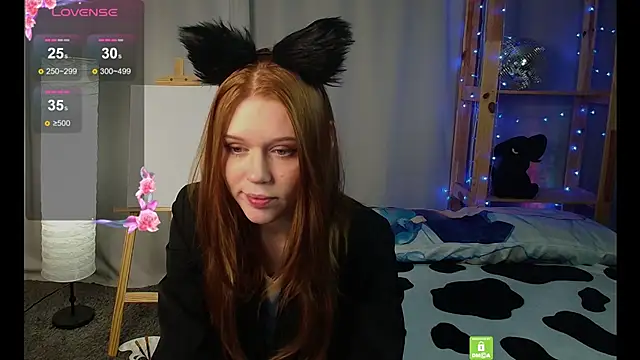 Snapshot of Foxy-Flame chatting on 03/12/25, 09:35 Foxy-Flame online show from 03/12/25, 09:35