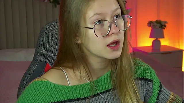 EveMundie online show from 10/17/25, 09:34