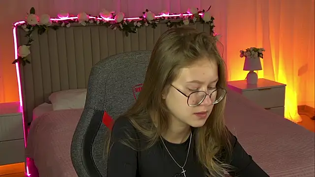 EveMundie online show from 10/21/25, 12:28