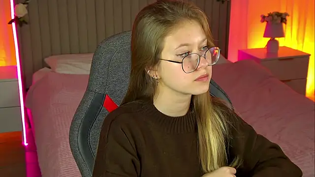 EveMundie online show from 10/30/25, 01:23