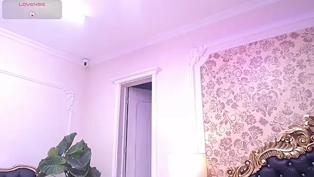 AnahisBennett online show from 11/15/25, 04:32