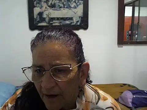 Snapshot of Yessie chatting on 11/27/25, 08:55 Yessie online show from 11/27/25, 08:55