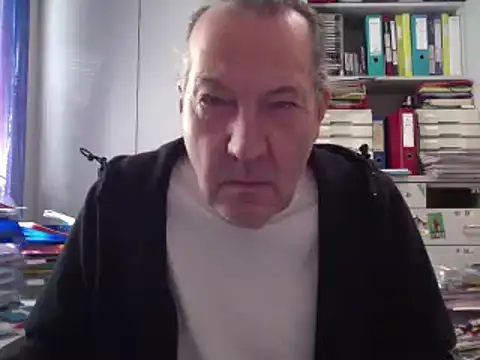 HMStraps01 online show from 11/19/25, 08:14