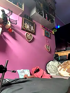 Snapshot of sexymelli18 chatting on 10/22/25, 05:45 sexymelli18 online show from 10/22/25, 05:45