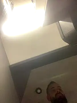 Snapshot of guccititi chatting on 10/24/25, 06:43 guccititi online show from 10/24/25, 06:43