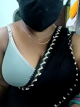 Snapshot of deepikasree chatting on 09/18/25, 06:43 deepikasree online show from 09/18/25, 06:43