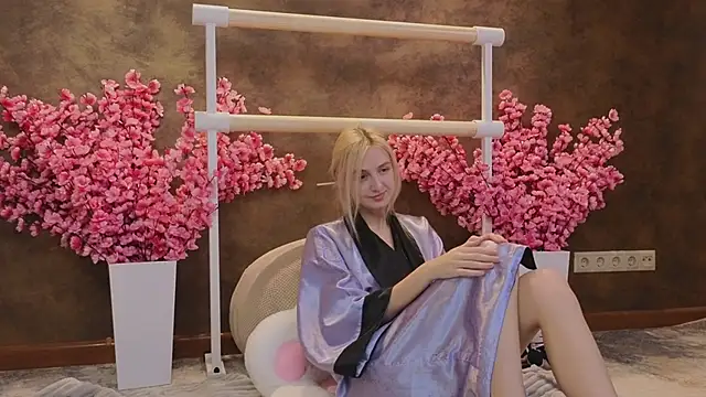 Snapshot of aishiro chatting on 03/18/25, 12:47 aishiro online show from 03/18/25, 12:47