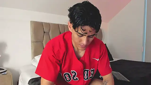 Taylercross online show from 03/06/25, 06:05