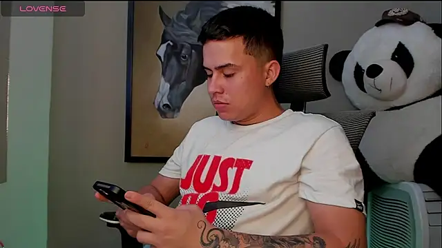 Snapshot of mattiwsmorris_ chatting on 09/22/25, 06:10 mattiwsmorris online show from 09/22/25, 06:10