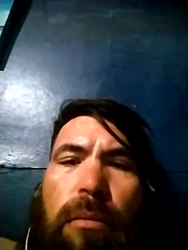 Snapshot of Holatpngo chatting on 11/01/25, 09:28 Holatpngo online show from 11/01/25, 09:28