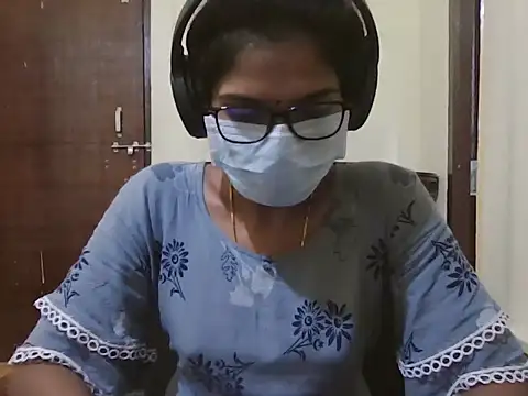 Snapshot of cutee_telugu chatting on 10/18/25, 11:33 cutee telugu online show from 10/18/25, 11:33