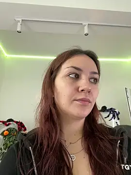 Snapshot of AshleySkott_ chatting on 11/04/25, 08:46 AshleySkott online show from 11/04/25, 08:46