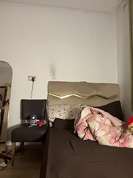 Roroo002 online show from 09/18/25, 09:28