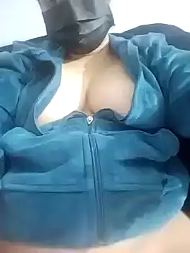 Snapshot of DesiLeela chatting on 02/20/25, 08:28 DesiLeela online show from 02/20/25, 08:28