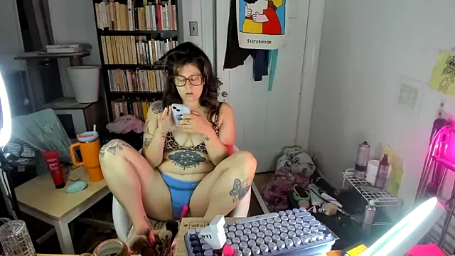 Rosiee69  online show from 10/09/25, 11:41