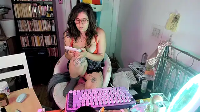 Rosiee69  online show from 11/10/25, 12:48