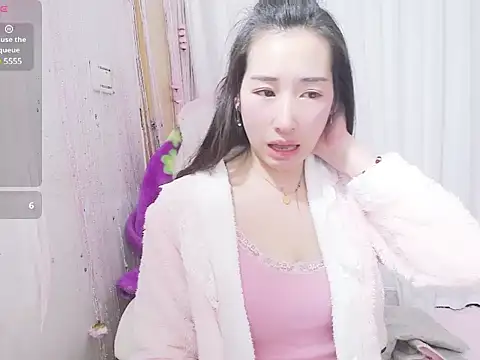 Snapshot of hebe-02 chatting on 02/18/25, 03:32 hebe-02 online show from 02/18/25, 03:32