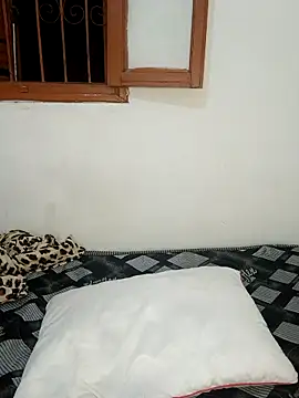 Snapshot of Louli_ta chatting on 09/17/25, 08:54 Louli ta online show from 09/17/25, 08:54