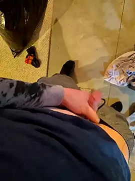 Snapshot of Cummaker69 chatting on 03/02/25, 04:32 Cummaker69 online show from 03/02/25, 04:32