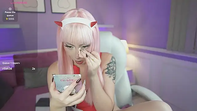 Snapshot of SaharaKramer chatting on 11/20/25, 07:13 SaharaKramer online show from 11/20/25, 07:13