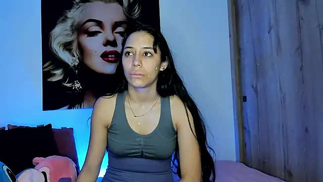 Snapshot of TANIA_06 chatting on 10/06/25, 01:08 TANIA 06 online show from 10/06/25, 01:08