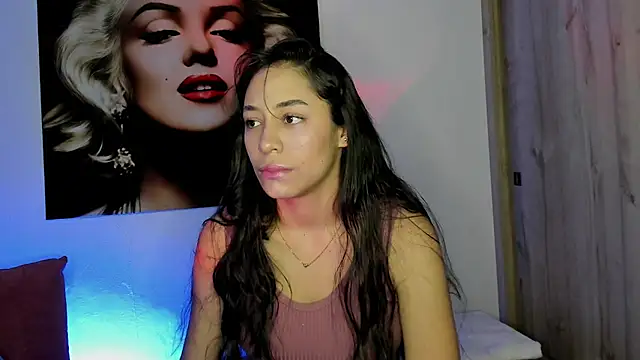 Snapshot of TANIA_06 chatting on 10/22/25, 01:11 TANIA 06 online show from 10/22/25, 01:11