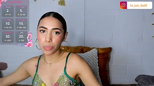 LiaHansson online show from 11/13/25, 07:13