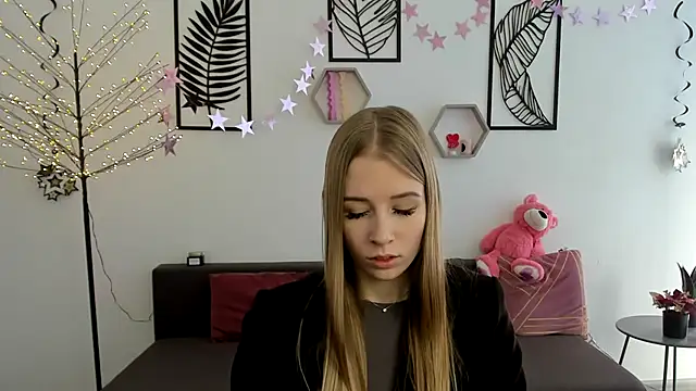 Snapshot of AnnNorriss chatting on 02/18/25, 08:16 AnnNorriss online show from 02/18/25, 08:16