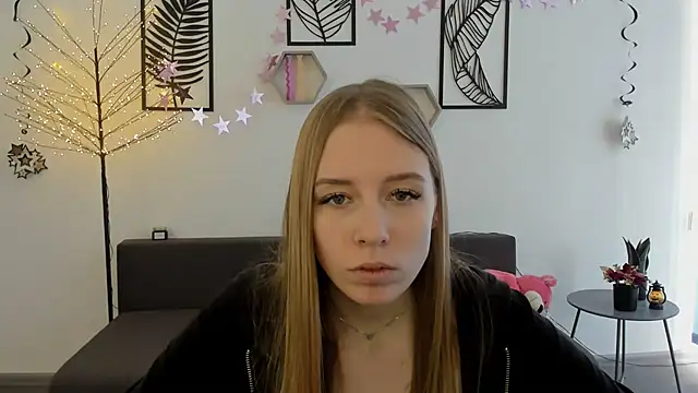 Snapshot of AnnNorriss chatting on 02/23/25, 09:22 AnnNorriss online show from 02/23/25, 09:22