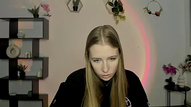 Snapshot of AnnNorriss chatting on 02/27/25, 05:04 AnnNorriss online show from 02/27/25, 05:04