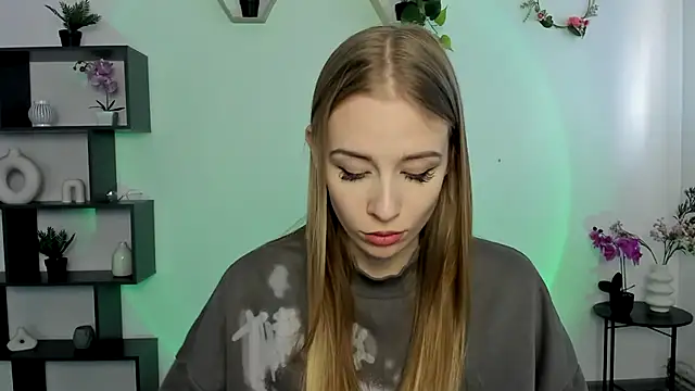 Snapshot of AnnNorriss chatting on 03/05/25, 10:55 AnnNorriss online show from 03/05/25, 10:55