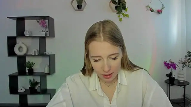 Snapshot of AnnNorriss chatting on 03/09/25, 09:35 AnnNorriss online show from 03/09/25, 09:35