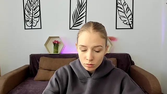 Snapshot of AnnNorriss chatting on 03/13/25, 12:35 AnnNorriss online show from 03/13/25, 12:35